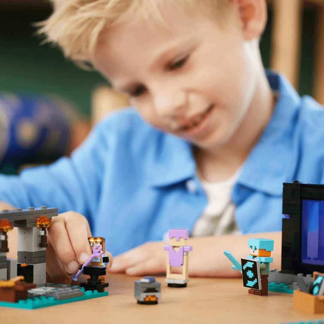 LEGO Minecraft The Armory Building Set, Includes Popular Minecraft Figures Alex and Armorsmith, Action Toy for Gamers and Kids, Gift for Boys and Girls 7 Years Old and Up, 21252 ๐ All In One Marketplace Canada