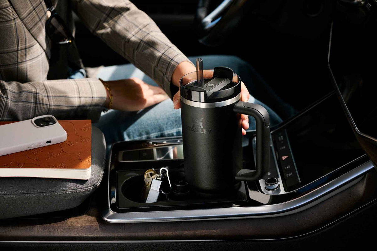 STANLEY Quencher H2.0 Tumbler with Handle and Straw 30 oz | Flowstate 3-Position Lid | Cup Holder Compatible for Travel | Insulated Stainless Steel Cup | BPA-Free | Cranberry 🍁 All In One Marketplace Canada