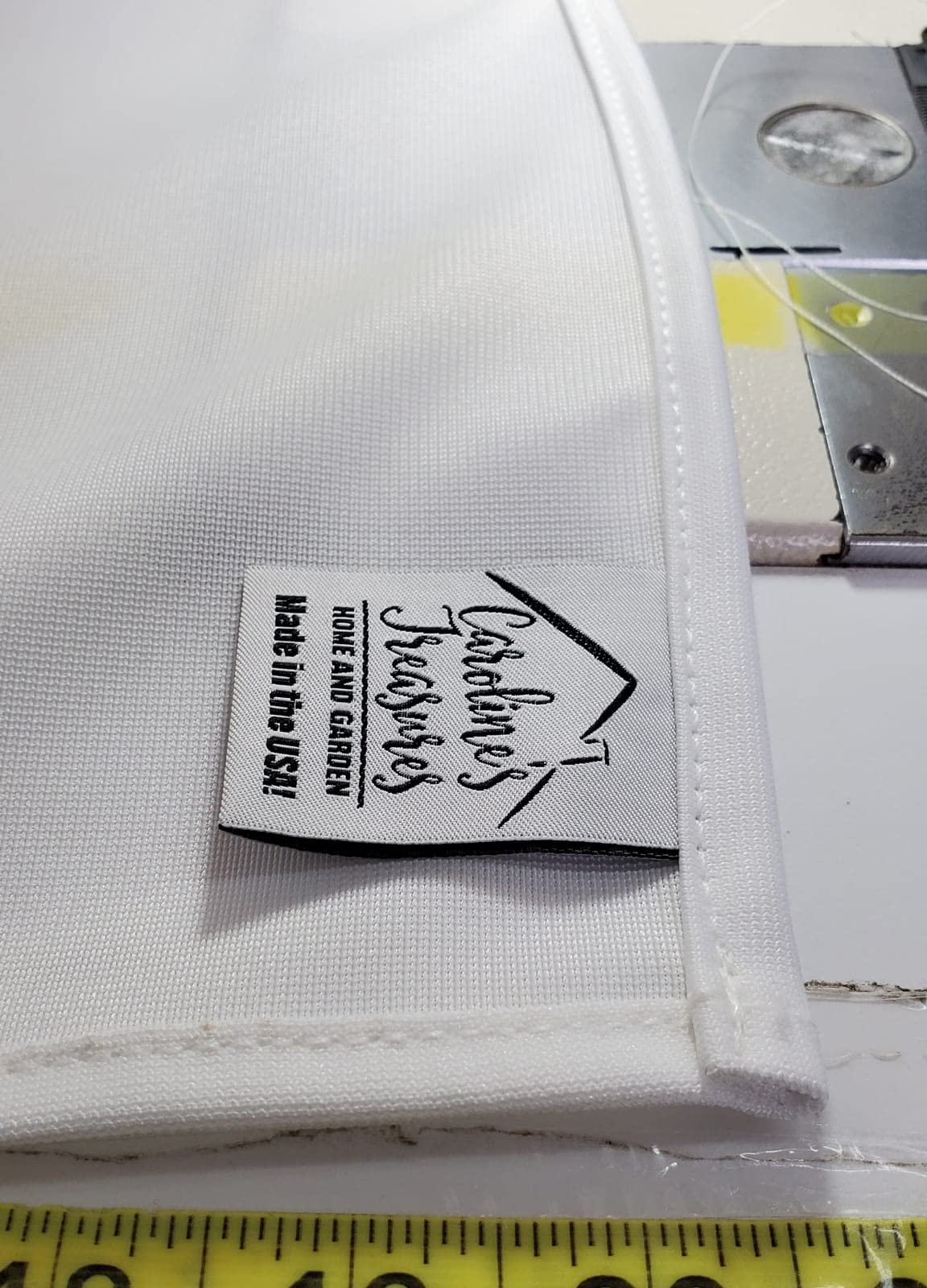 Caroline's Treasures BB4283GF Halloween Mastiff White Garden Size Flag, Small, Multicolor