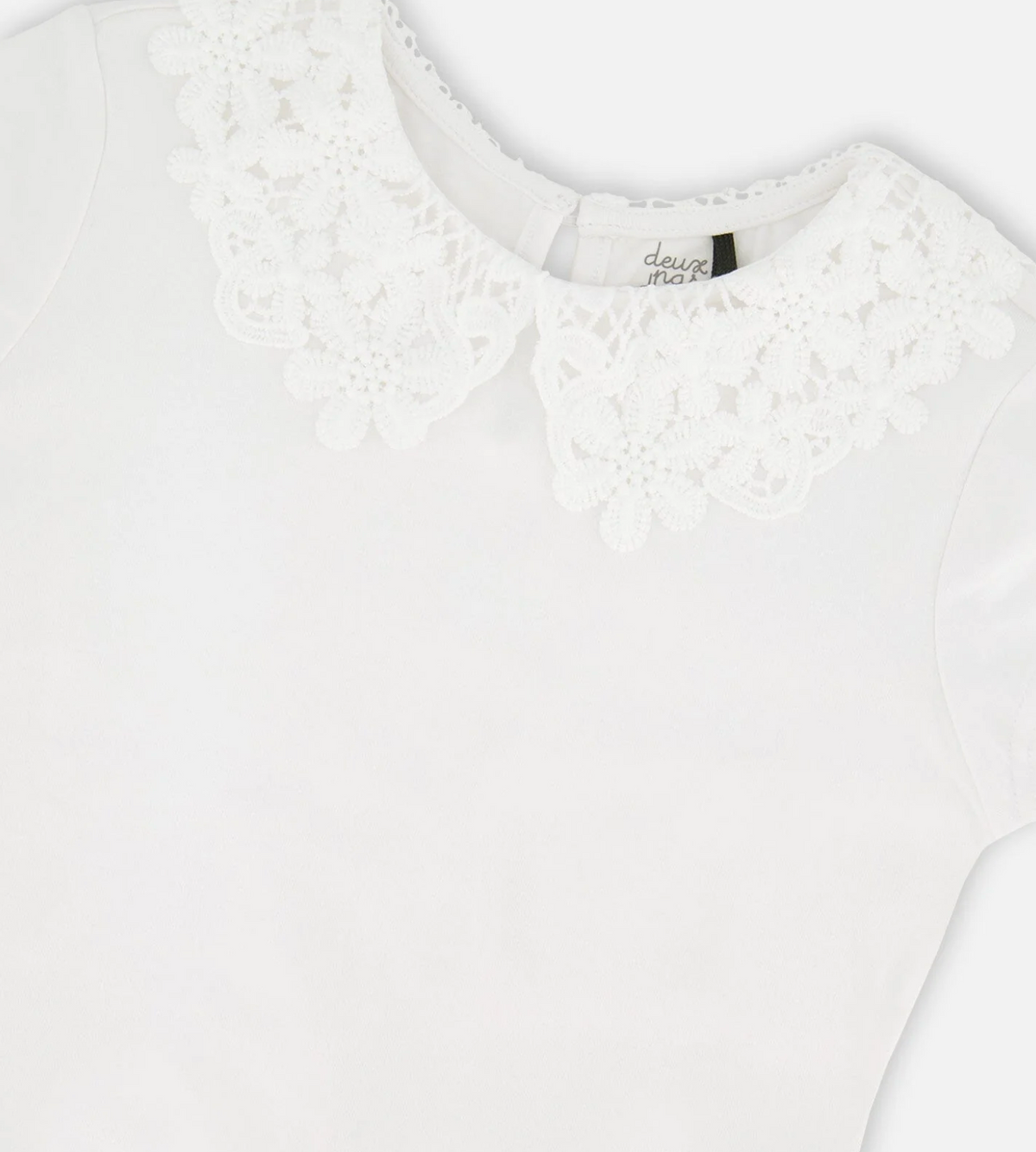 T-Shirt with Crochet Peter Pan Collar | White | Deux par Deux
