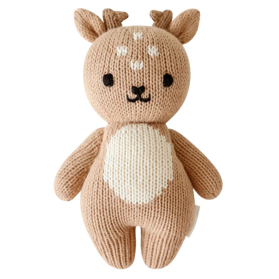 Baby fawn | Cuddle + Kind