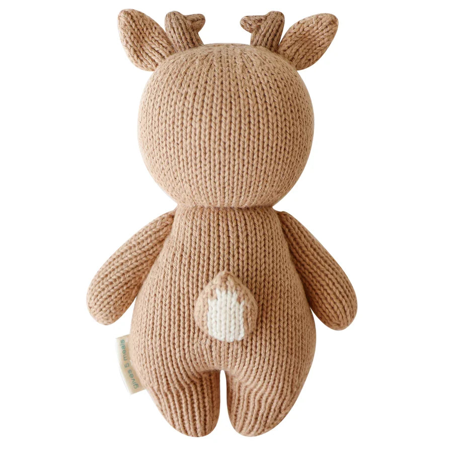 Baby fawn | Cuddle + Kind