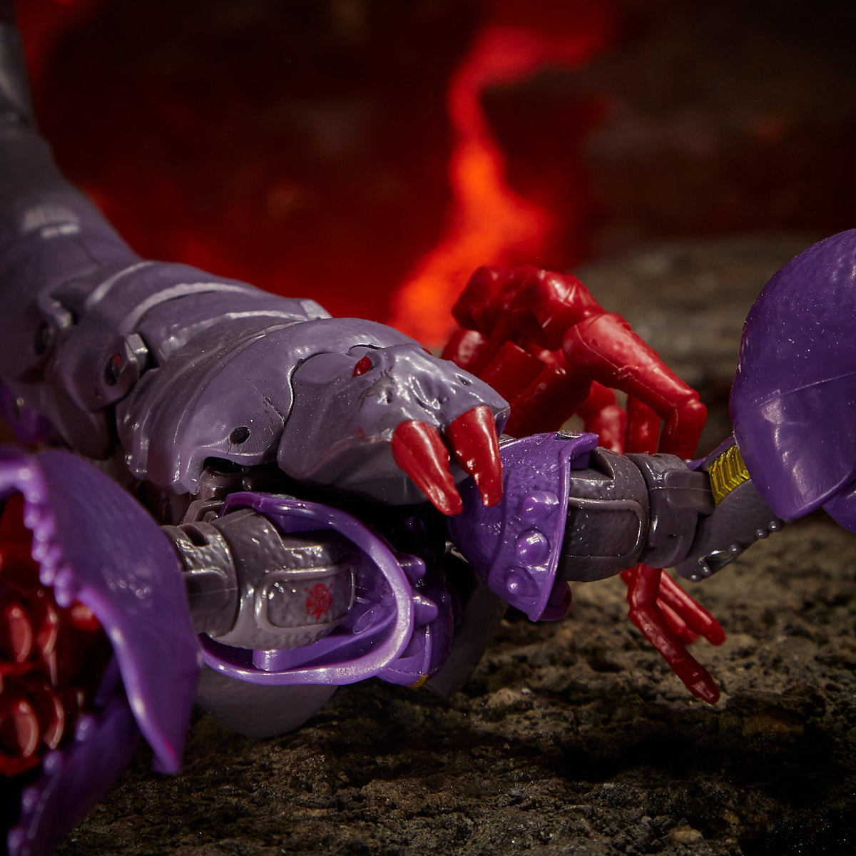 Transformers Toys Generations War for Cybertron: Kingdom Deluxe WFC-K23 Predacon Scorponok