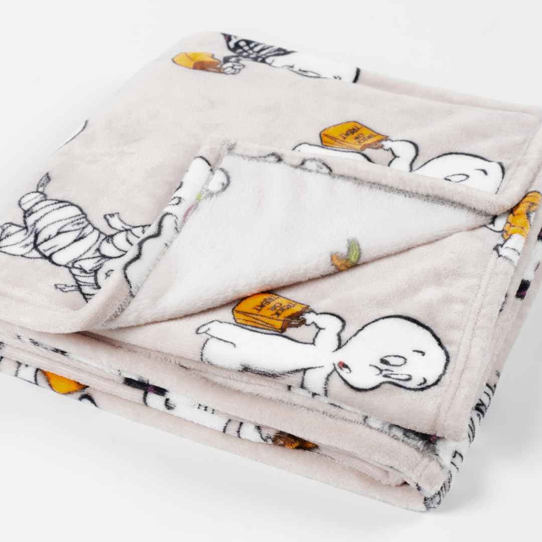 Casper The Friendly Ghost Halloween Throw Blanket, Super Soft Cozy Plush Bedding, 50" x 70", (Officially Licensed Product) by Franco
