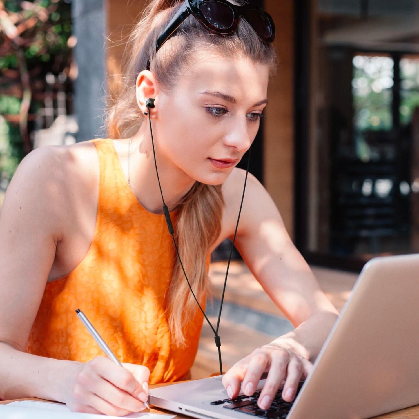 JBL Tune 310C - USB-C Wired Hi-Res in-Ear Headphones, Tangle-Free Flat Cable, 3-Button Remote with Microphone (Black) 🍁 All In One Marketplace Canada
