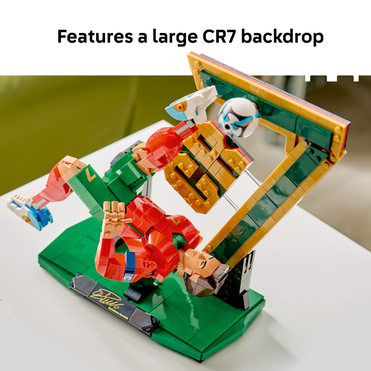 LEGO Editions Cristiano Ronaldo – Soccer Legend - Building Set for Boys & Girls, Ages 12+ - Collectible Soccer Gift with Plaque - Kids Bedroom or Shelf Decor - 43016 🍁 All In One Marketplace Canada