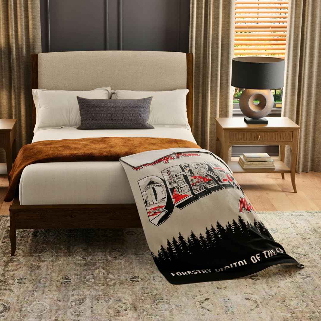 Welcome to Derry IT Pennywise Clown Halloween Horror Throw Blanket, Super Soft Cozy Plush Bedding, 46" x 60", (Officially Licensed Product) by Franco