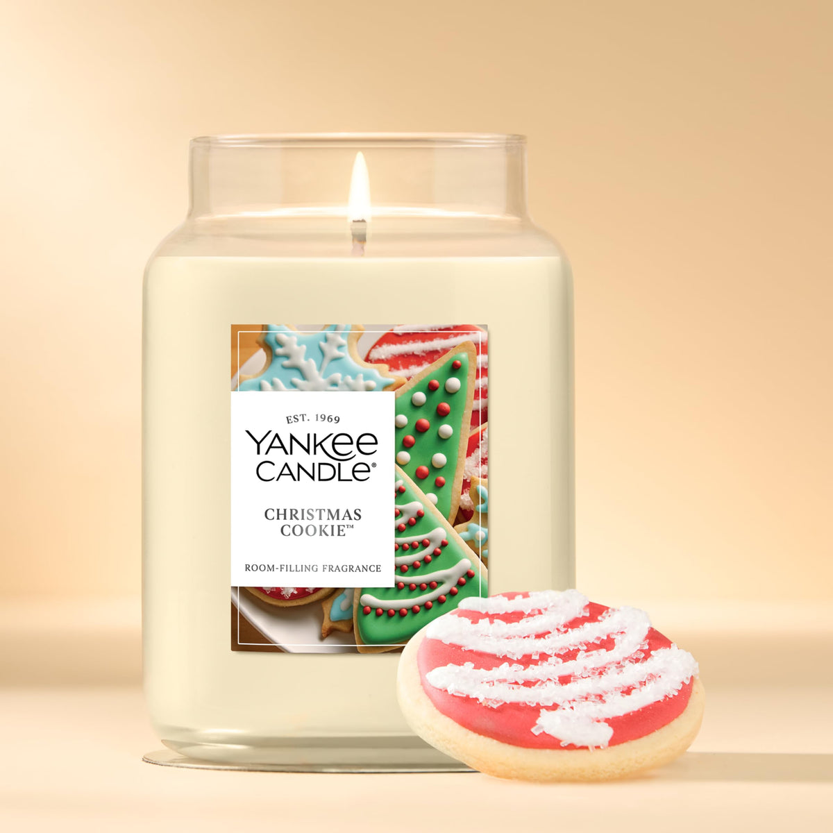 Yankee Candle Large Jar Scented Candle with up to 150 Hour Burn Time, Premium Plant Wax Blend for Cleaner Consistent Burn and Room Filling Fragrance, 22 oz, Christmas Cookie 🍁 All In One Marketplace Canada