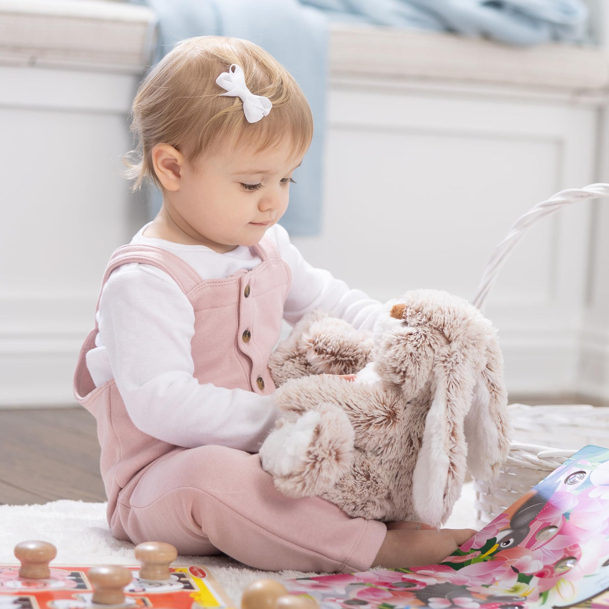 Melissa & Doug Burrow Bunny Stuffed Animal Plushie with Big Feet, Floppy Ears & Fluffy Tail, Adorable Pretend Play Toddler Toys for Girls & Boys 3+ 🍁 All In One Marketplace Canada