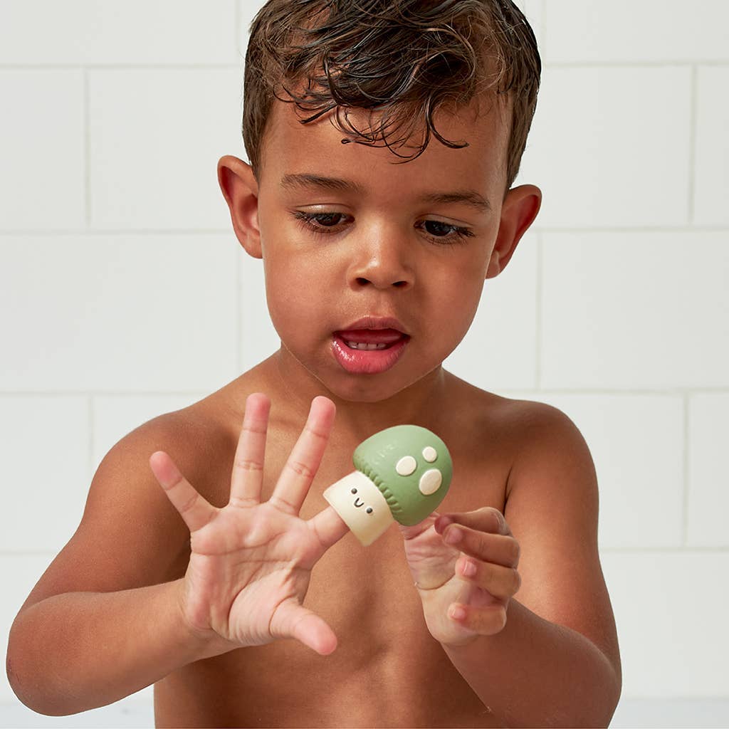 Itzy Ritzy Canada - Itzy Bitzy Puppets™ - Bath + Storytelling Toys: Itzy Friends - Ages 6+ Months
