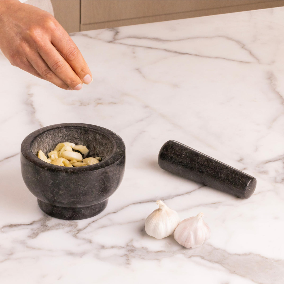 Lagostina Natural Granite Hand Mortar And Pestle, Manual Grinder, Perfect Crushing Herbs, Spices, 1.3 Cup Capacity, Durable And Easy To Clean, Gray, L413.4106.02 🍁 All In One Marketplace Canada