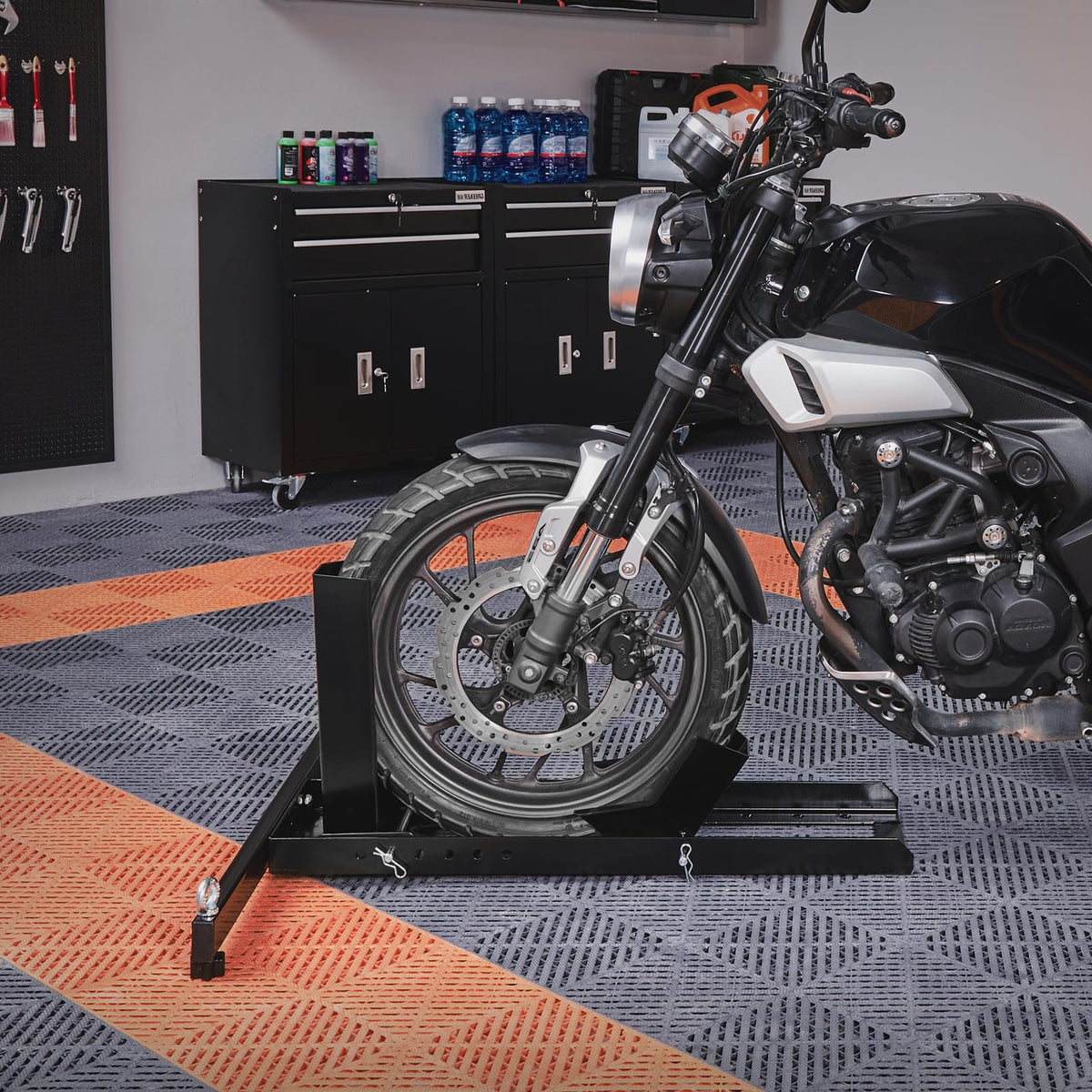 VEVOR Motorcycle Wheel Chock Upright, 1800 lbs Capacity, Heavy-duty Steel Motorcycle Front Wheel Stand with 6 Adjustable Holes, For 15"-22" Off-Road Motorcycles, Standard Motorcycles 🍁 All In One Marketplace Canada