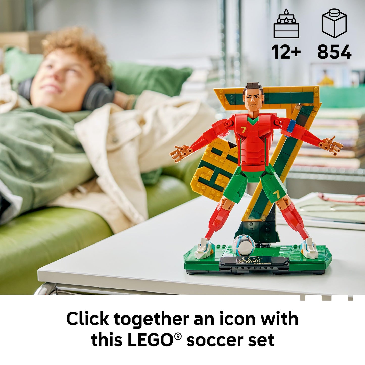 LEGO Editions Cristiano Ronaldo – Soccer Legend - Building Set for Boys & Girls, Ages 12+ - Collectible Soccer Gift with Plaque - Kids Bedroom or Shelf Decor - 43016 🍁 All In One Marketplace Canada