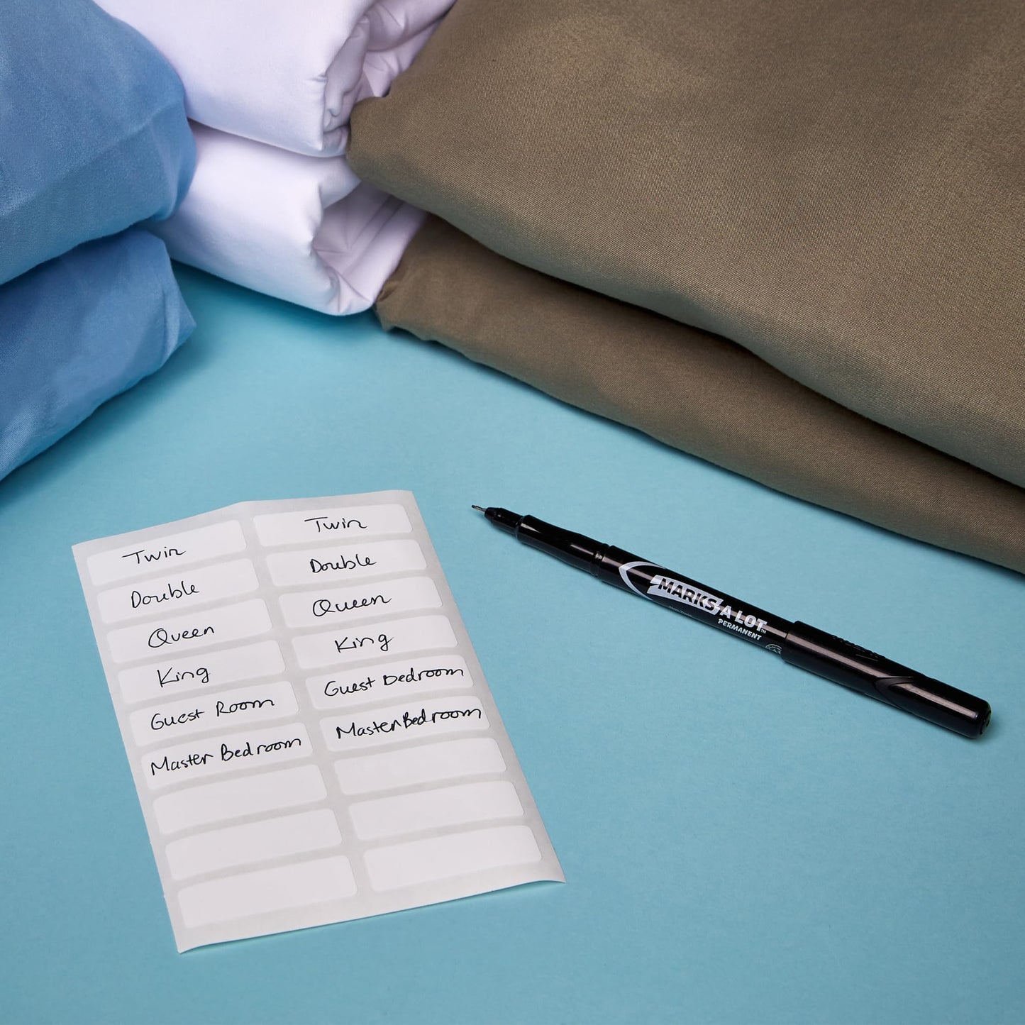 AVERY No Iron Clothing Labels, Washer & Dryer Safe, Writable Fabric Labels, 54 Labels, 1 Pack (40720), White, 1/2"x1-3/4" 🍁 All In One Marketplace Canada