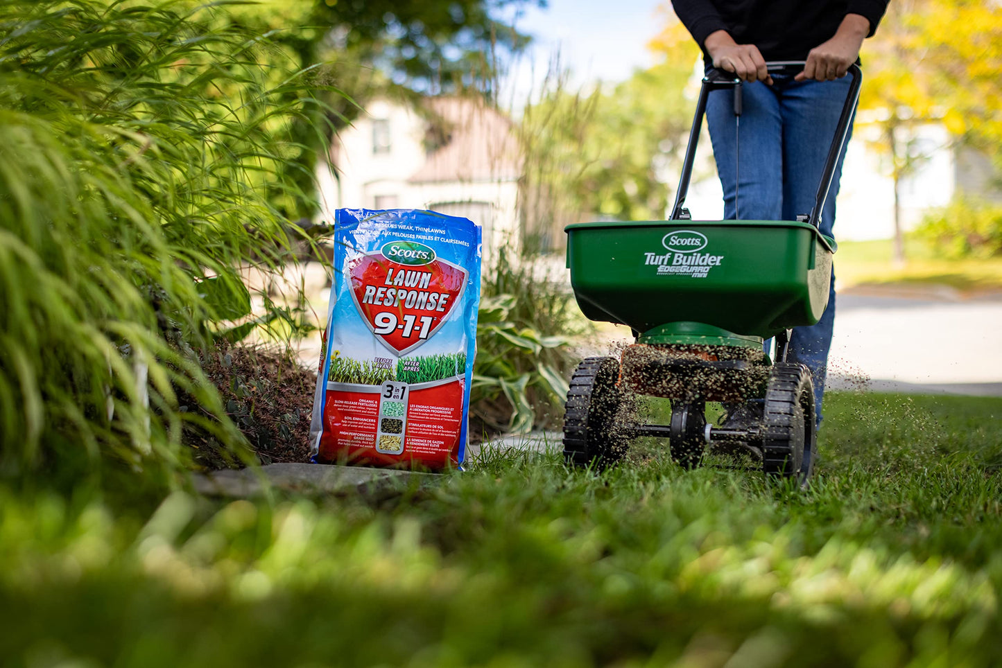 Scotts Lawn Response 9-1-1, 8kg (200 sq Meters / 2,150 sq feet Coverage) | Seed, Fertilizer & Soil Enhancer for Thick, Green Lawns | All-in-one Lawn Solution 🍁 All In One Marketplace Canada