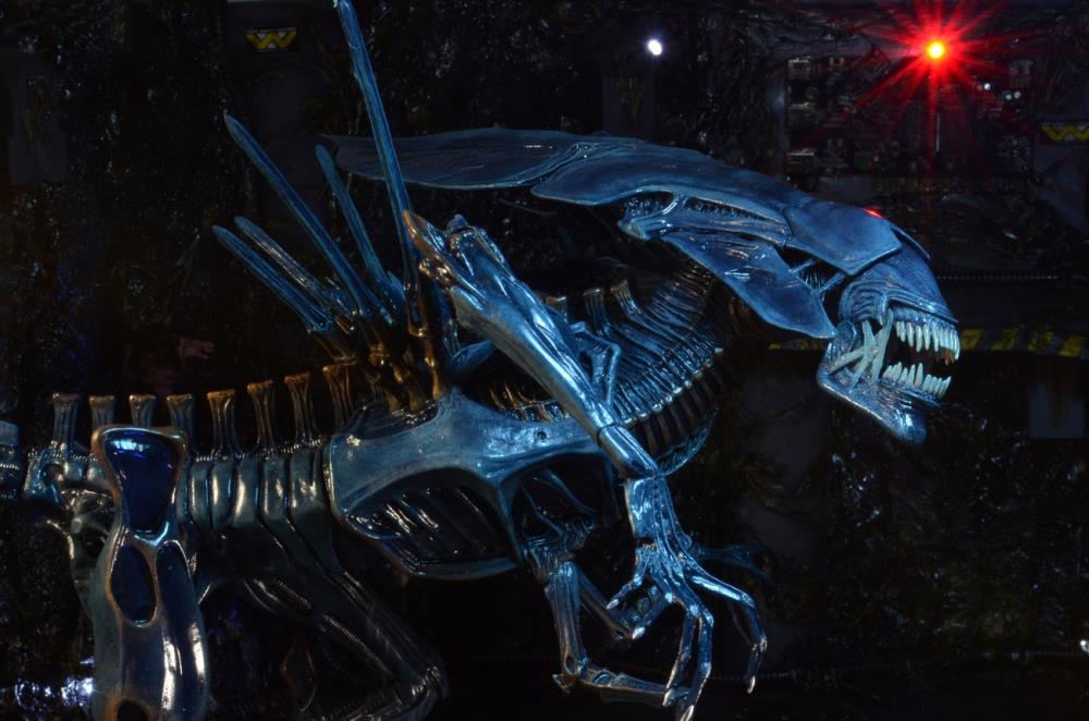 Aliens Xenomorph Queen Deluxe Action Figure