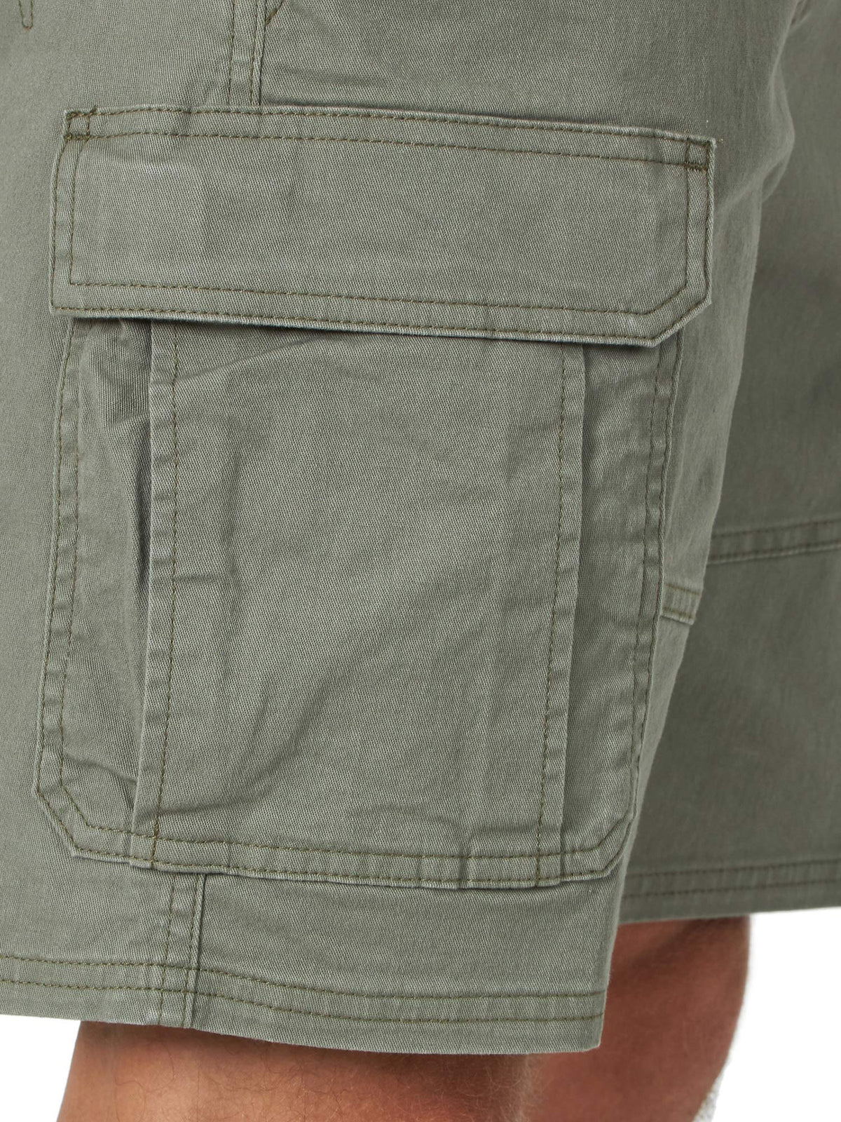 Wrangler Authentics Men's Classic Cargo Stretch Short, Dusty Olive, 33 🍁 All In One Marketplace Canada