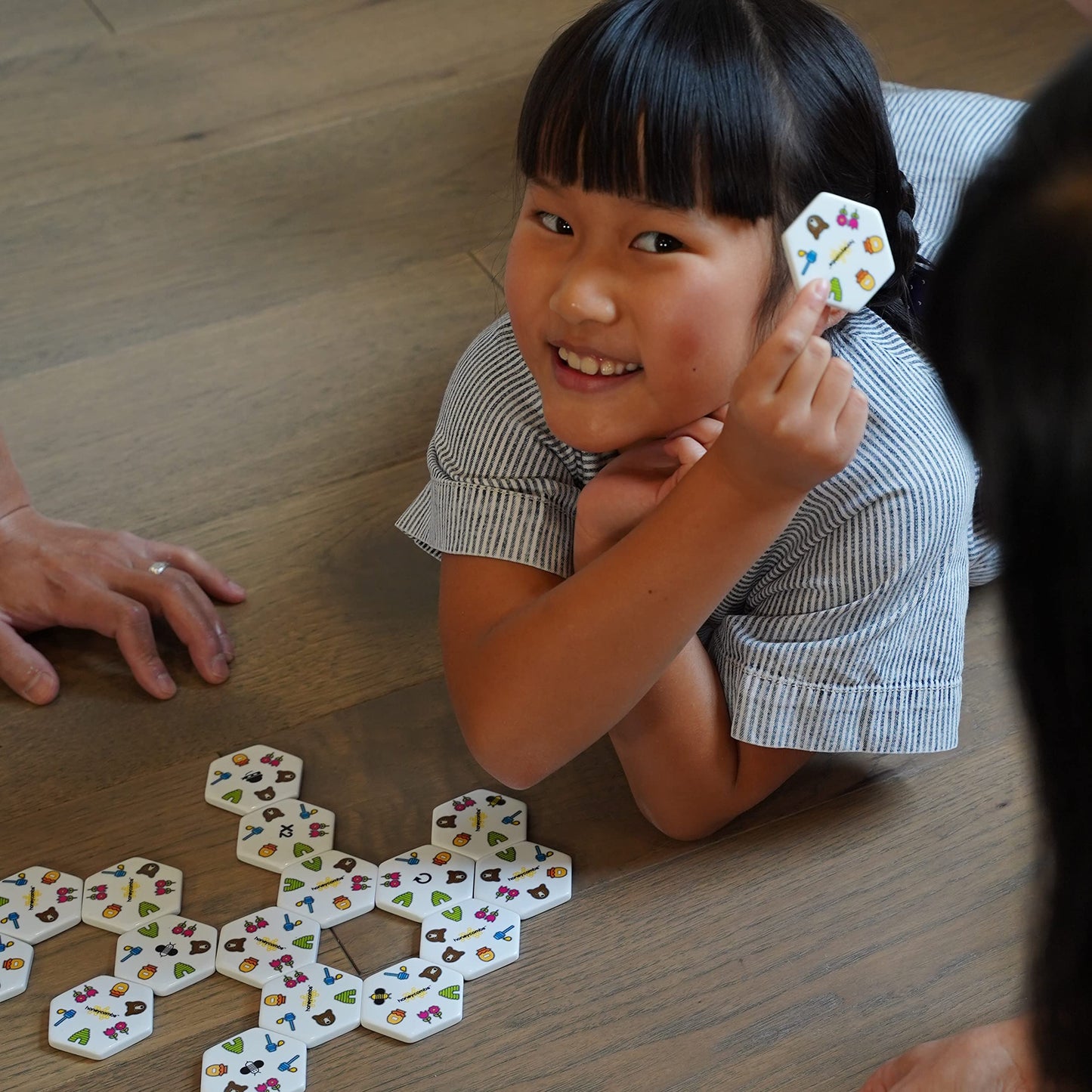 Honeycombs Game, Award Winning Tile Matching Game for Kids & Families, Educational STEM Toy for Cognitive Development, 3 Ways to Play, Mensa Recommended Game with 52 Tactile Tiles, Ages 6+,1-8 Players 🍁 All In One Marketplace Canada
