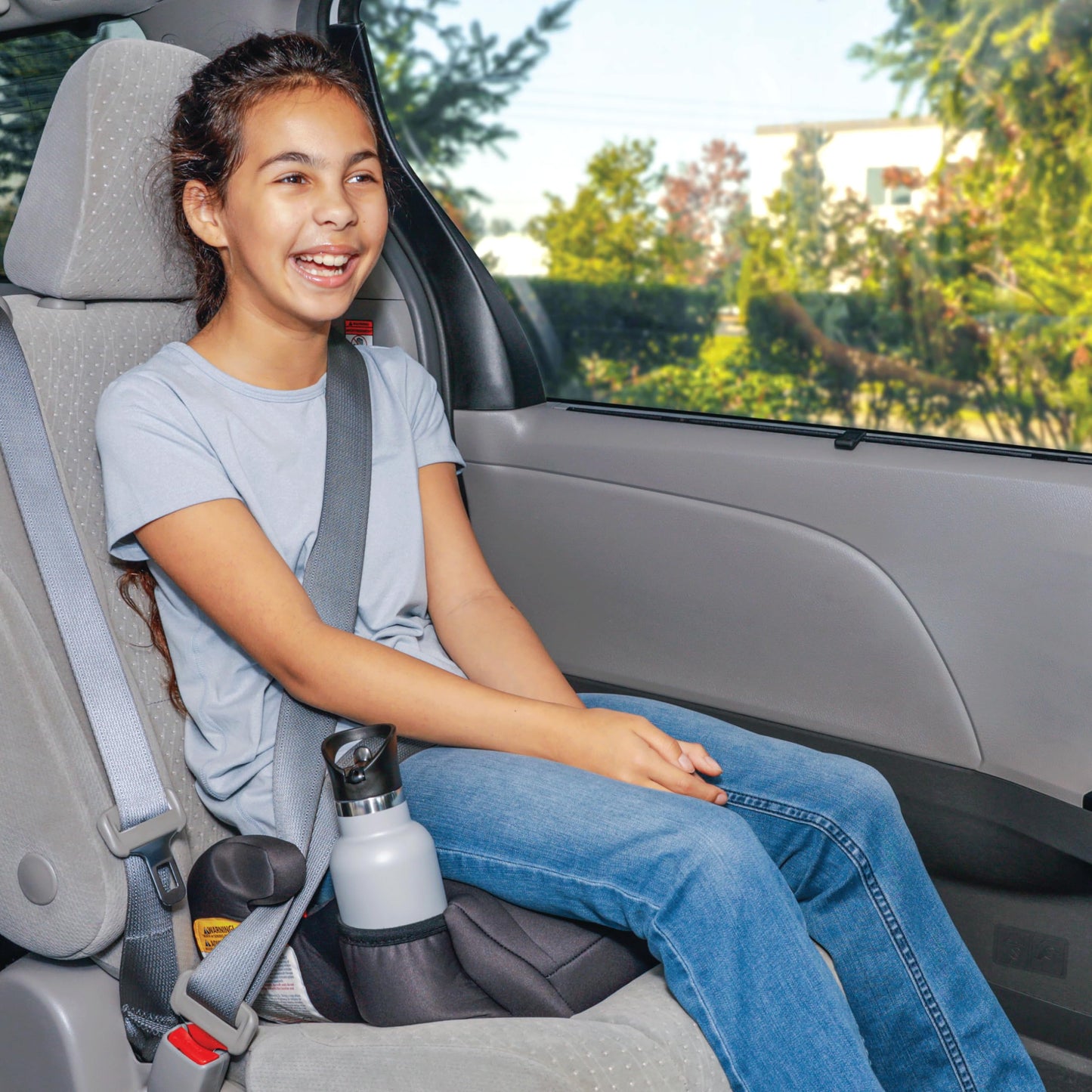 Diono Solana 2022, No Latch, Pack of 2 Backless Booster Car Seats, Lightweight, Machine Washable Covers, Cup Holders, Black Charcoal 🍁 All In One Marketplace Canada