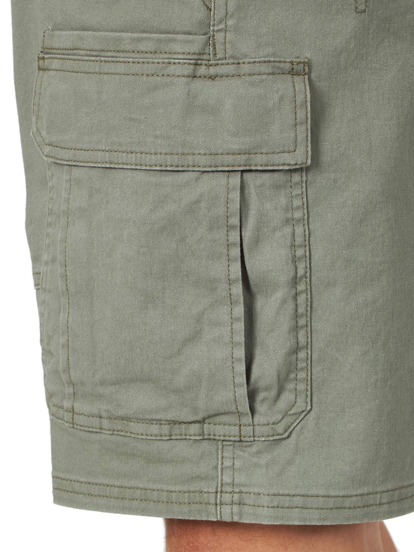 Wrangler Authentics Men's Classic Cargo Stretch Short, Dusty Olive, 34 🍁 All In One Marketplace Canada