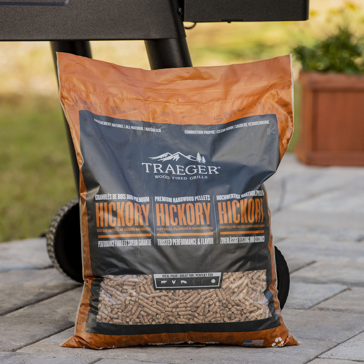 Traeger Grills Hickory 100% All-Natural Wood Pellets for Smokers and Pellet Grills. BBQ, Bake, Roast, and Grill, 20 lb. Bag 🍁 All In One Marketplace Canada
