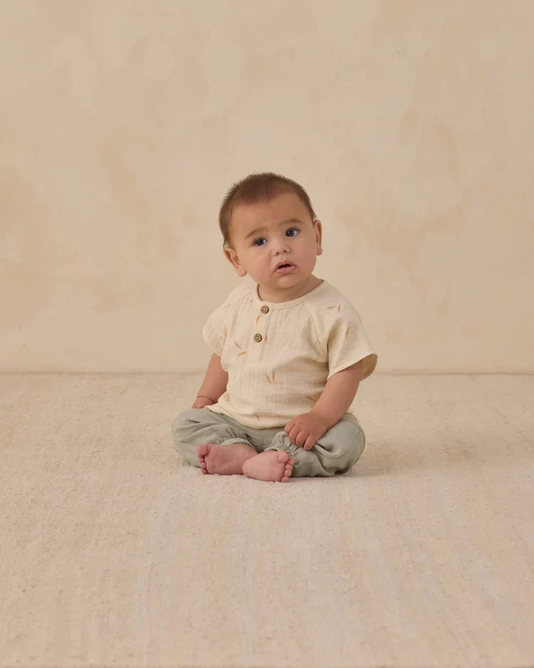Short Sleeve Zion Shirt | Carrots | Quincy Mae