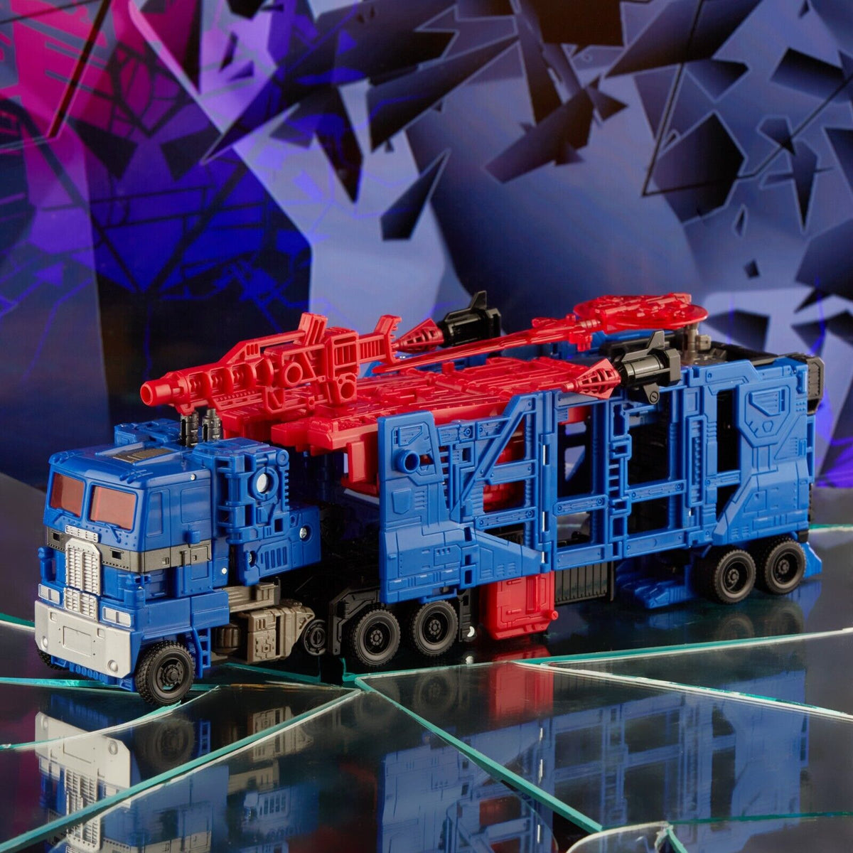 Hasbro - Transformers Generations Shattered Glass - Ultra Magnus - Exclusive