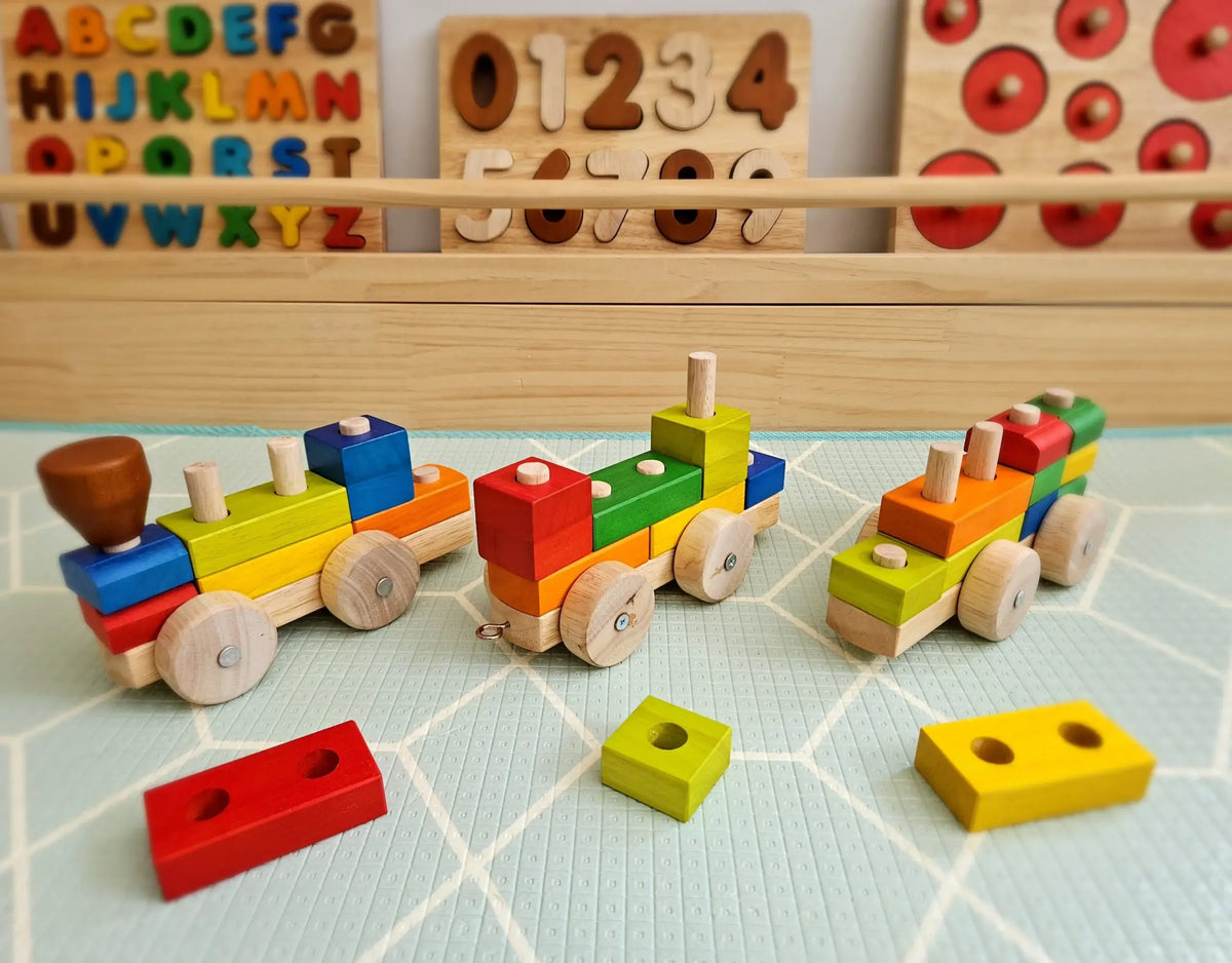 QToysUSA - Stack & Pull Train - Ages 2+