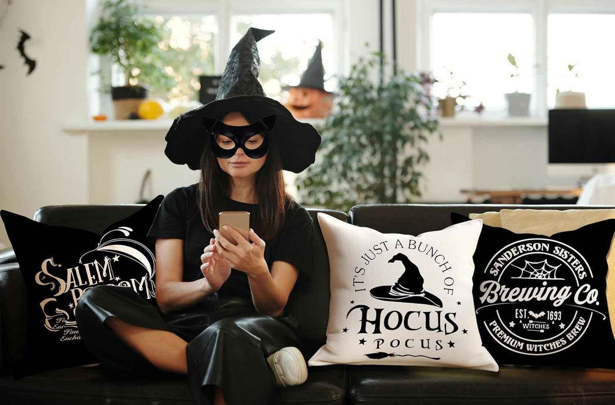 Set of 4 Halloween Pillow Covers 18 × 18 in – Hocus Pocus Black & White Fall Decor (Canada Delivery Only)
