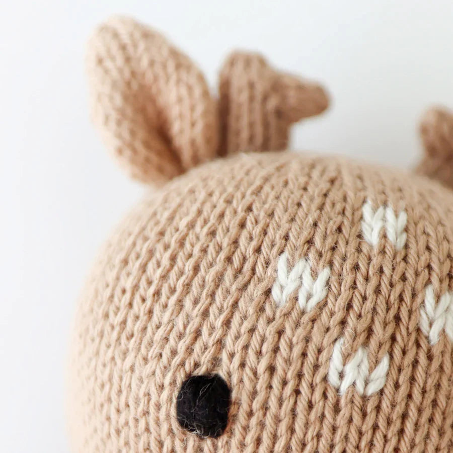 Baby fawn | Cuddle + Kind